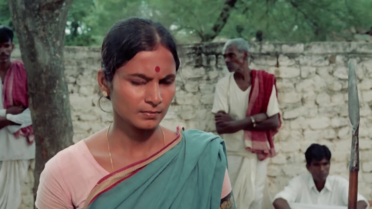 Ankur - The Seedling (1974) WEBRip Hindi 720p x264 AVC AAC 2.0.mkv.0002